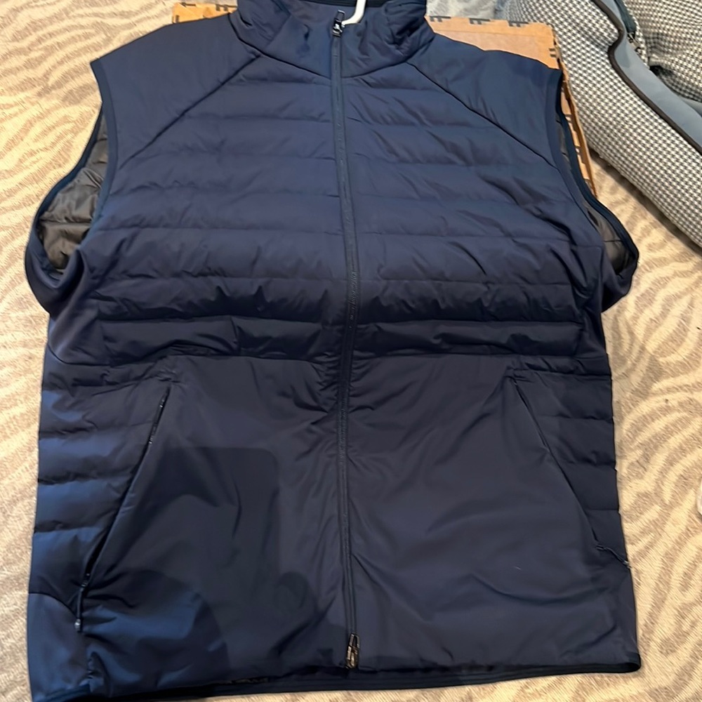 Lululemon Blue performance vest - L
